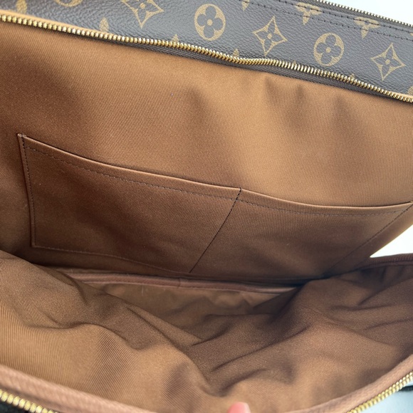 Louis Vuitton Porte Documents Voyage Handbag Monogram With LV Receipt - Picture 11 of 12